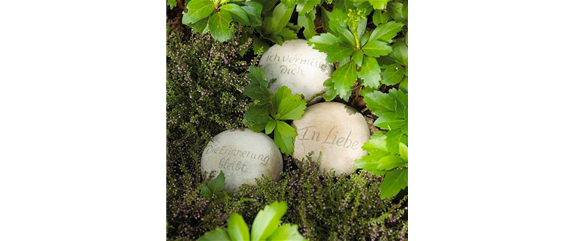 SCHöNER HERBSTLICHER GRABSCHMUCK