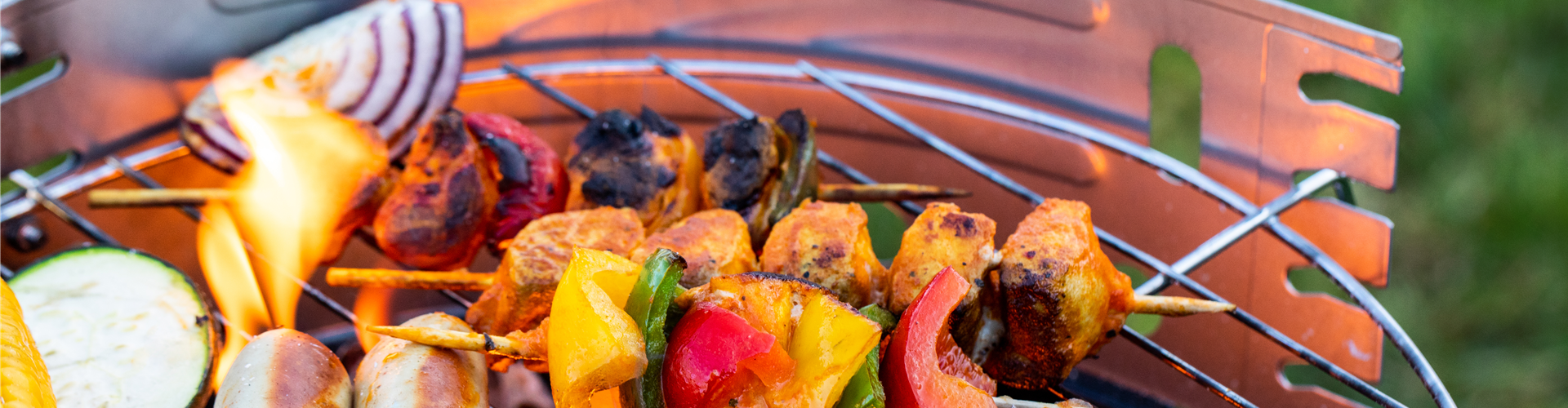 Grillen - Grill mit Lebensmitteln